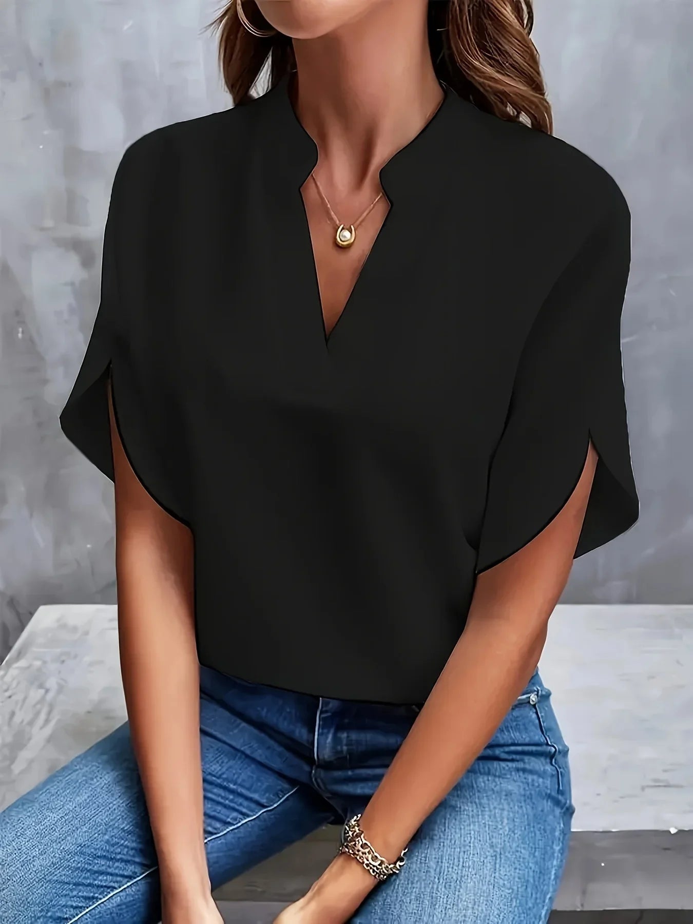 Bluzka Damska | Elegancki Dekolt, Lekka Tkanina, Długi Rękaw 3
