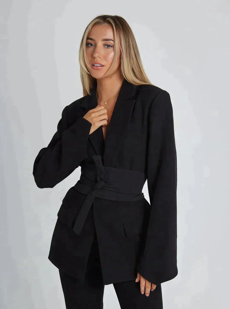 Czarna Marynarka Damska | Elegancki Krój z Paskiem, Wysoka Jakość 6