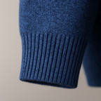 Męski sweter z kołnierzem szalowym i guzikiem