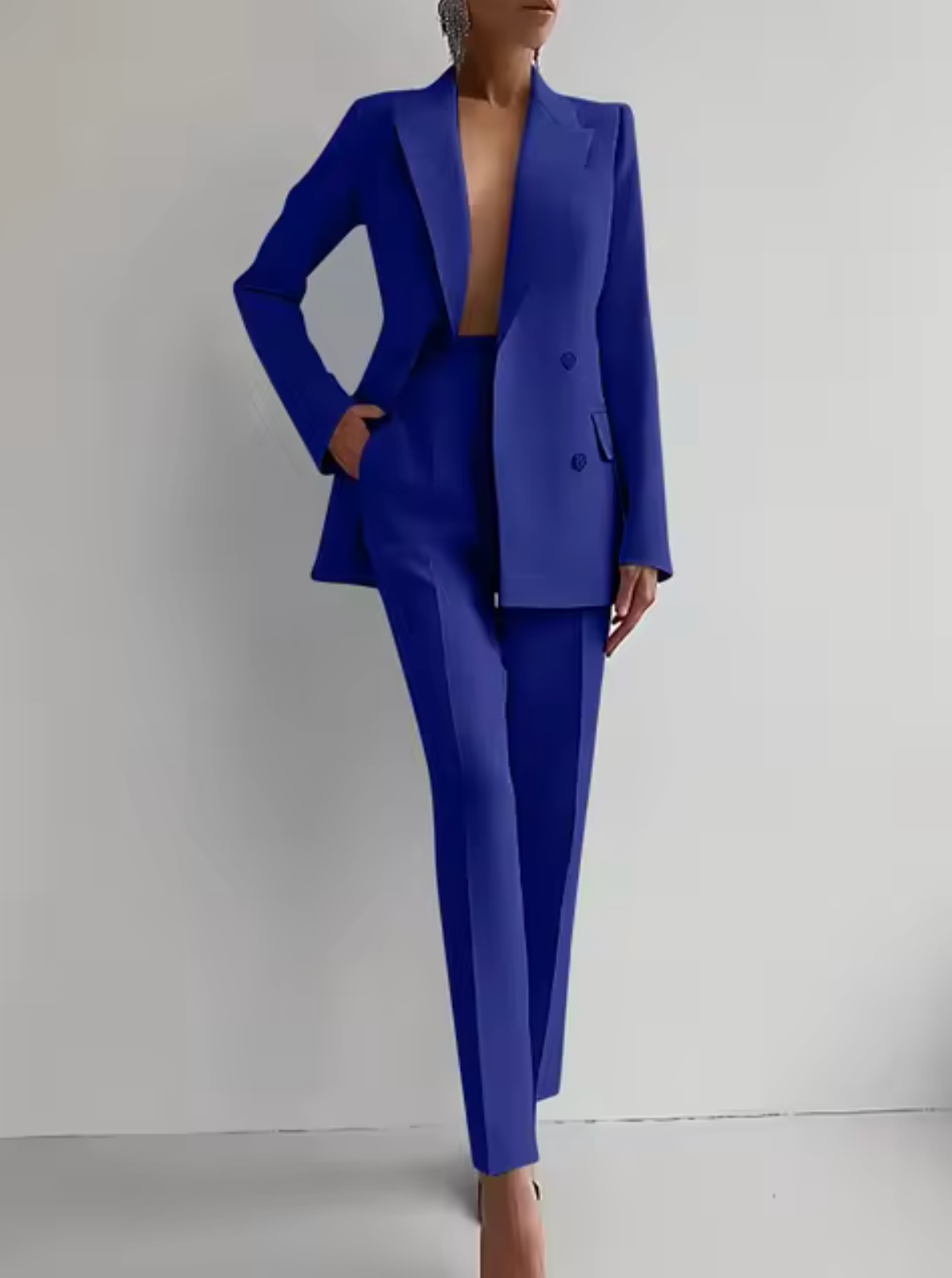 Kobieta Elegancka Komplet | Dopasowana Marynarka i Spodnie 3