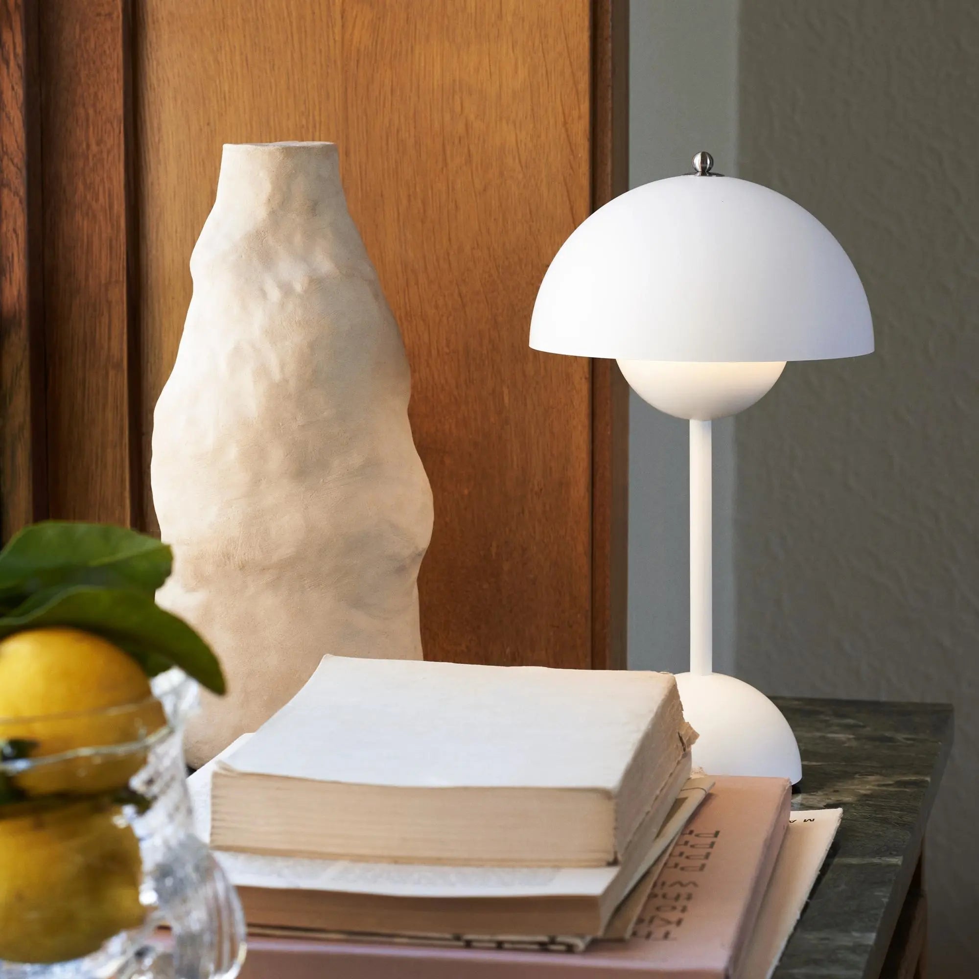 Lumo Lampa Stołowa LED | Regulacja Natężenia, Nowoczesny Design 0
