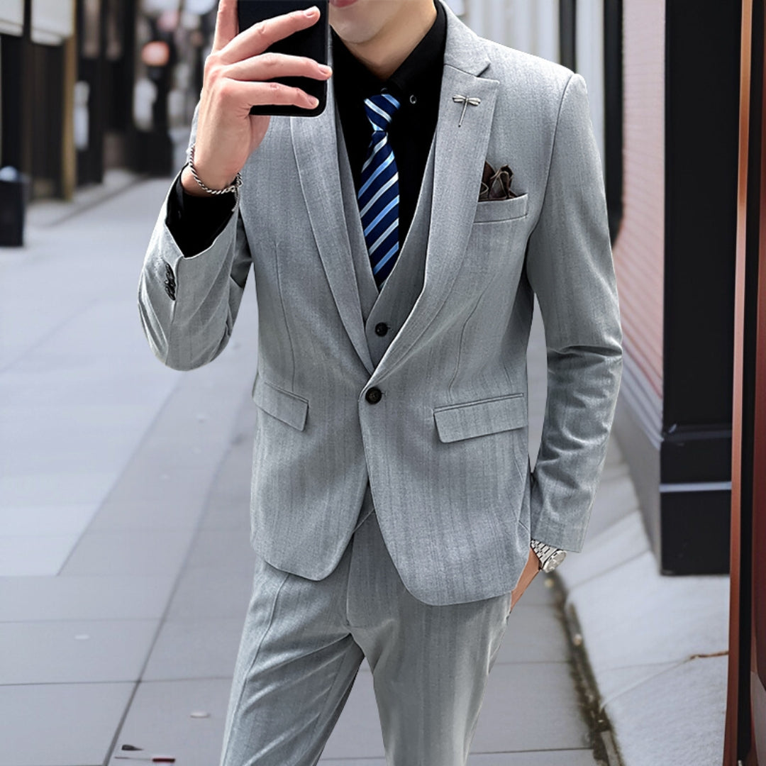 Męski Garnitur Pasiasty | Elegancki Trzyczęściowy Krój, Slim Fit 1
